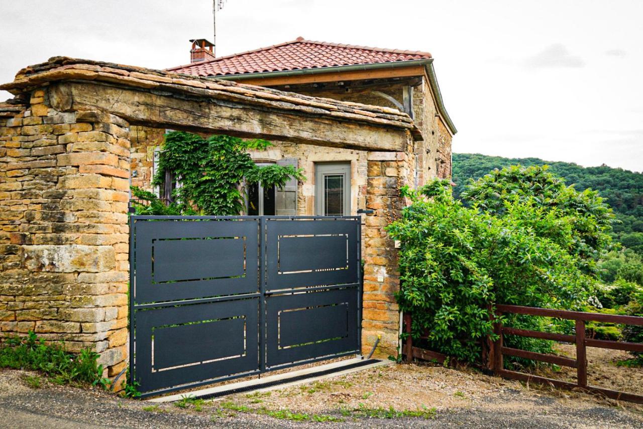 Le Clos Des Pierres Rouges Burgy Exterior photo