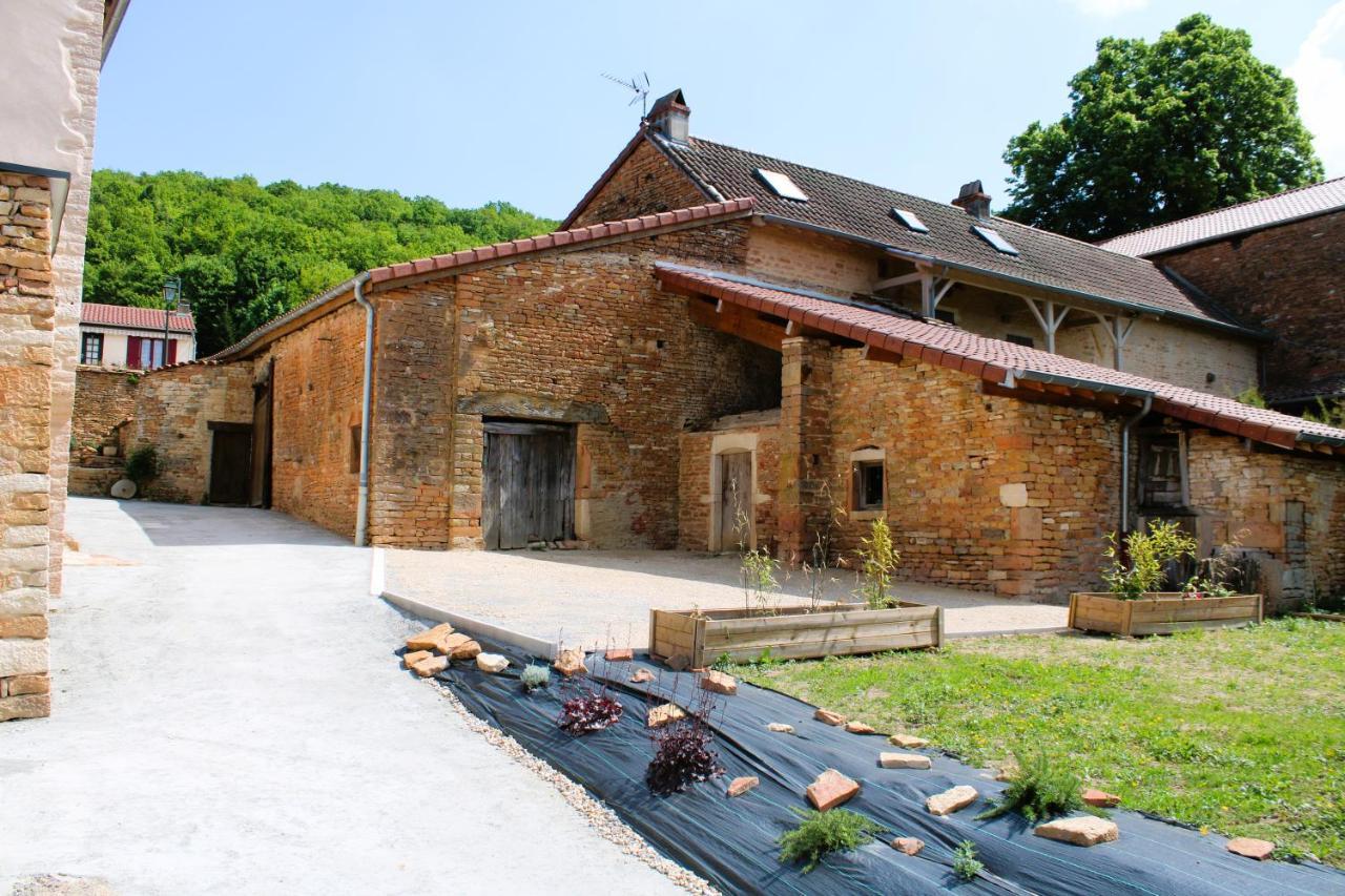Le Clos Des Pierres Rouges Burgy Exterior photo
