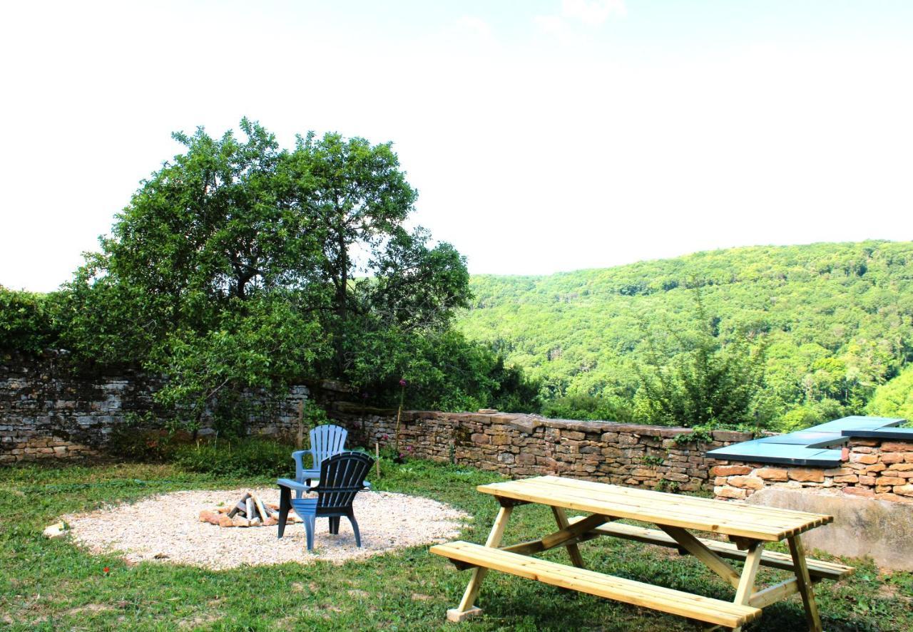 Le Clos Des Pierres Rouges Burgy Exterior photo