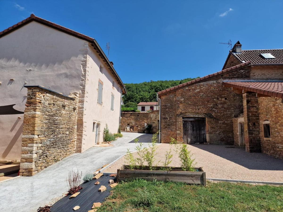 Le Clos Des Pierres Rouges Burgy Exterior photo