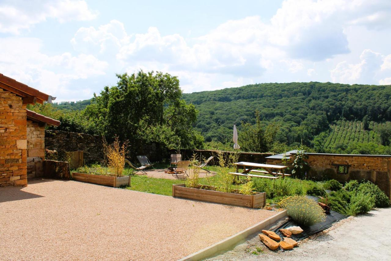 Le Clos Des Pierres Rouges Burgy Exterior photo