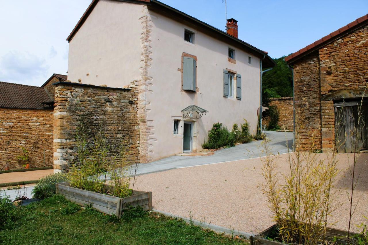 Le Clos Des Pierres Rouges Burgy Exterior photo